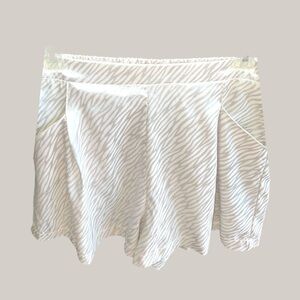 Glam Satin Shorts Pleated Hi Waist 3” Rise Ivory Animal Print New w/Tags Sz M